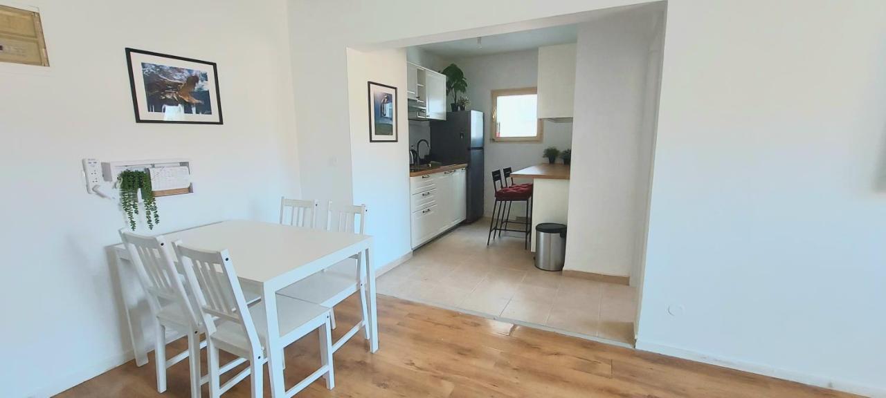 Octopus Apartment: Two-bedroom With Seasonal Pool Apartment